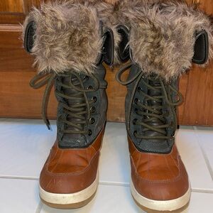 Aldo Furry Snow boots Size 9 ❄️